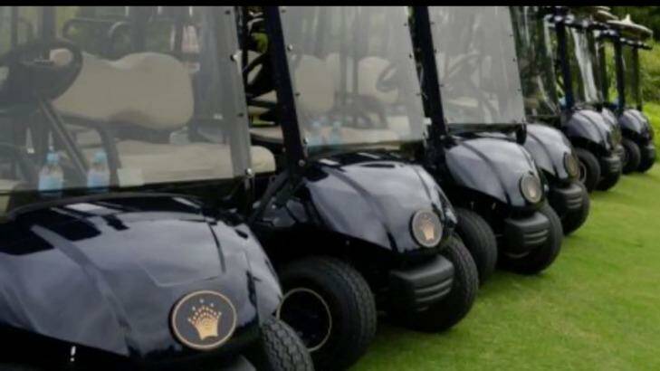 Video from a March 2015 event organised by Zhou Jiuming for the Hubei Association of Melbourne shows carts at Crown's Capital Golf Club.