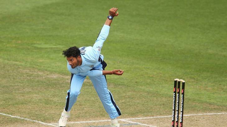Westie to face the Western Warriors: Blues paceman Gurinder Sandhu bowls during the Matador BBQs match between New South Wales and South Australia at North Sydney Oval. Photo: Brendon Thorne