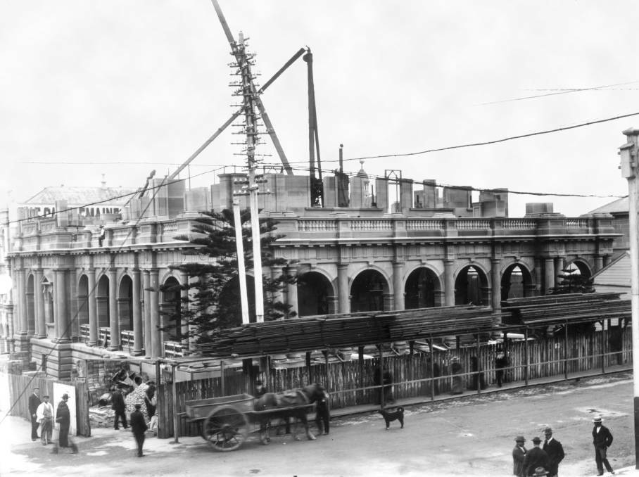 The Old Newcastle Post Office when it was under construction, which lasted from 1900 to 1903. 