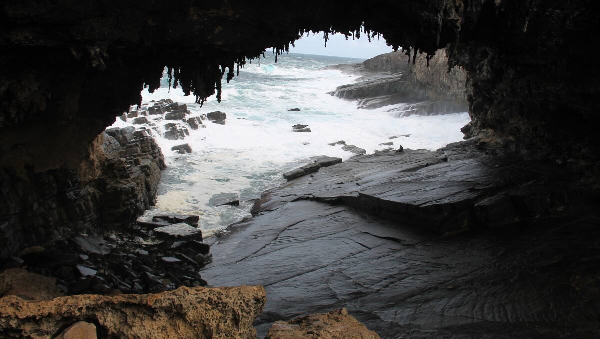 Grandeur and millions of years of power … Admirals Arch. 