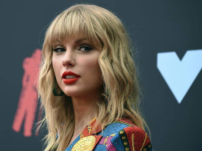 Taylor Swift will no longer be performing at this year's Melbourne Cup, citing scheduling conflicts.